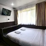 Four Sisters Homestay